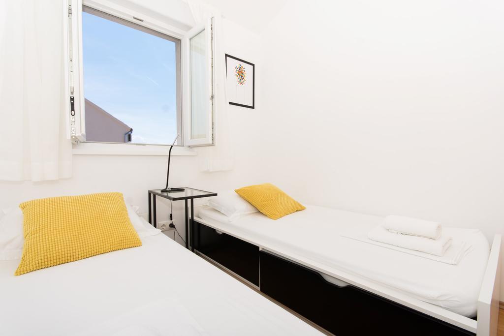 Apartment Flynn Trogir Exterior foto